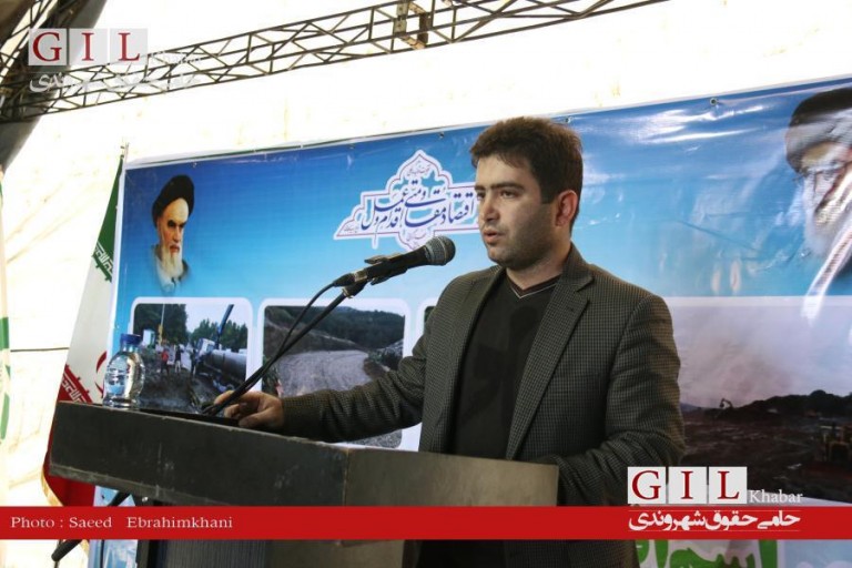 حدود یک هزار نیرو در حال جمع آوری زباله در کلانشهر رشت هستند حدود یک هزار نیرو در حال جمع آوری زباله در کلانشهر رشت هستند
