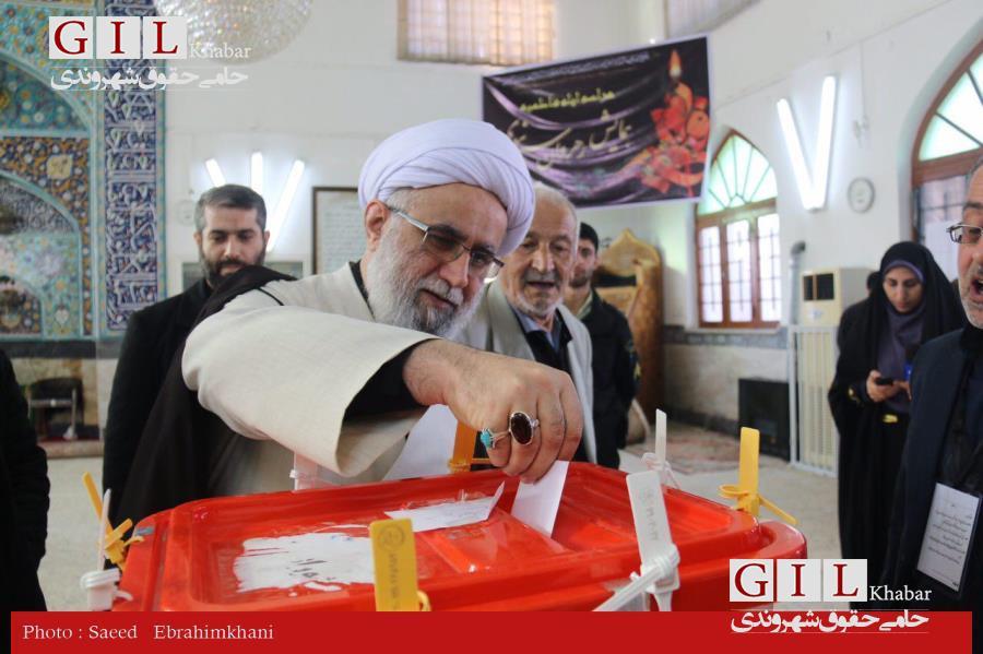 اختصاصی / گزارش تصویری شرکت آیت الله رمضانی در انتخابات