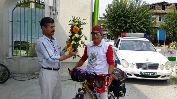 مراسم استقبال از دوچرخه سوار حامی محیط زیست در لاهیجان