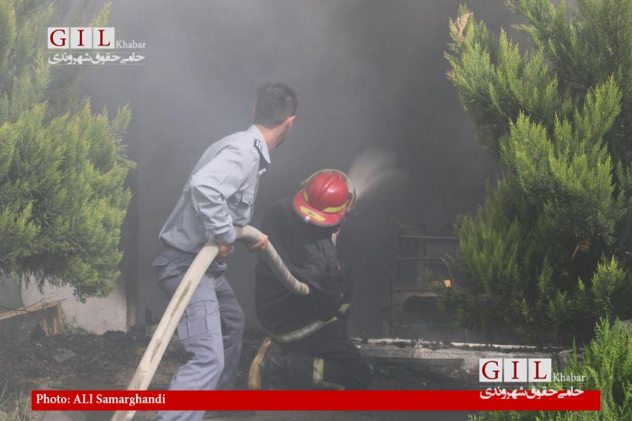 اختصاصی/ گزارش تصویری مهار آتش سوزی کافه سنتی در خیابان اطباء بندرانزلی