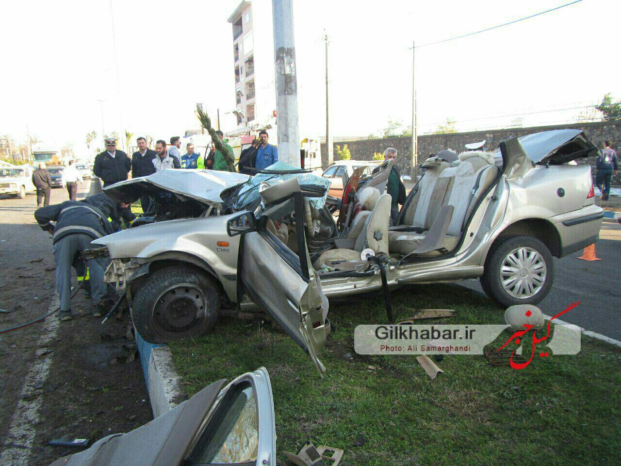 تصادف مرگبار خودروی سمند در برخورد با جدول و تیربرق خیابان اطباء انزلی+گزارش تصویری