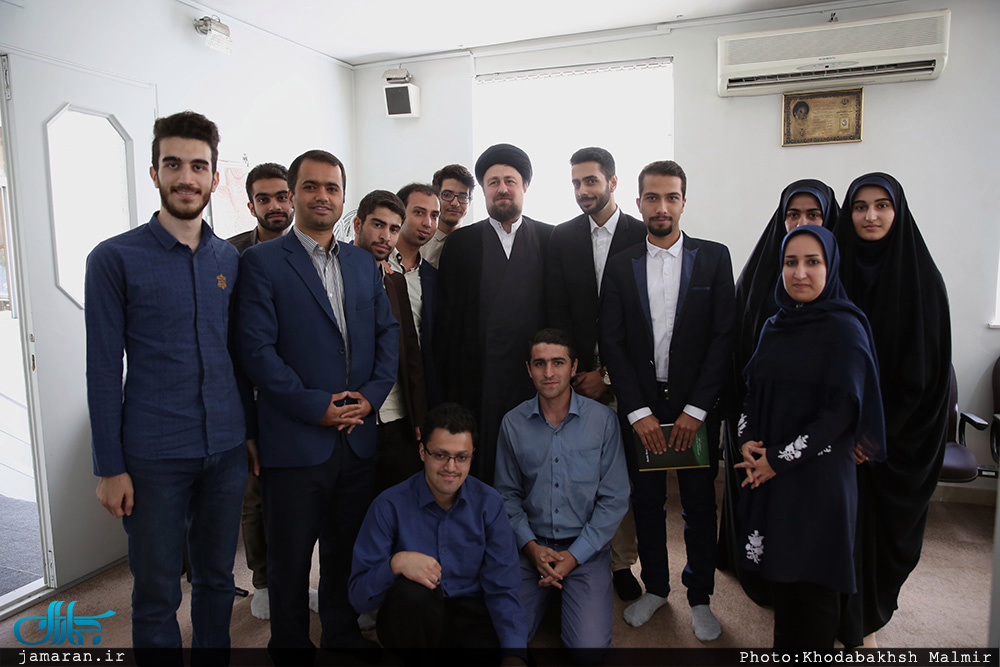 دیدار اعضای شورای مرکزی انجمن اسلامی دانشجویان دانشگاه گیلان با سید حسن خمینی به روایت تصویر