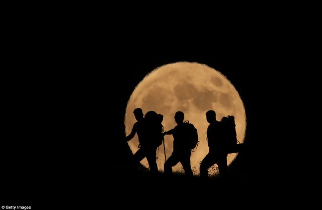 ماه گرفتگی شب گذشته از رشت تا کشورهای مختلف+تصاویر
