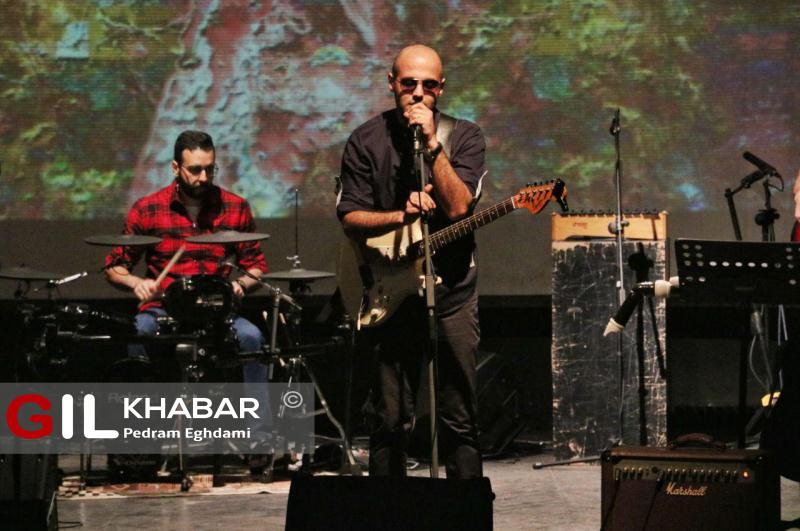 گزارش تصویری اجرای گروه «مون هد» در شب چهارم جشنواره موسیقی فجر گیلان