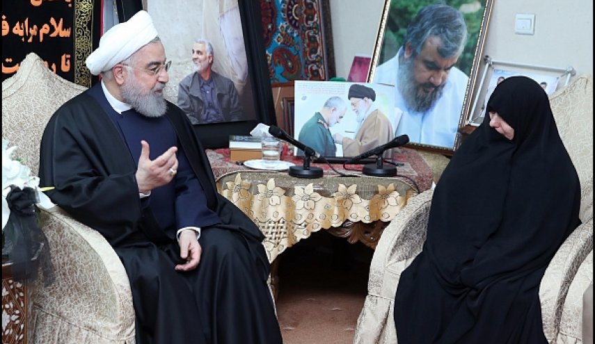 حضور روحانی در منزل سردار سلیمانی + عکس