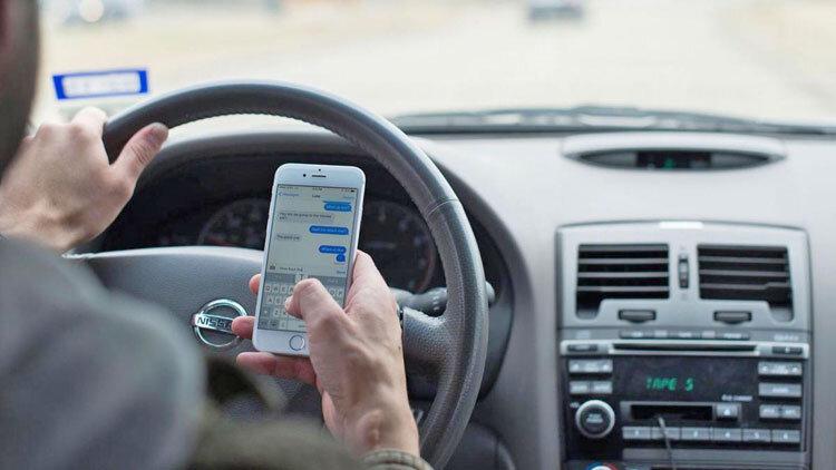 نرخ جرایم رانندگی در سال ۱۴۰۰/ استفاده از تلفن همراه در حین رانندگی ۱۱۰ هزار تومان