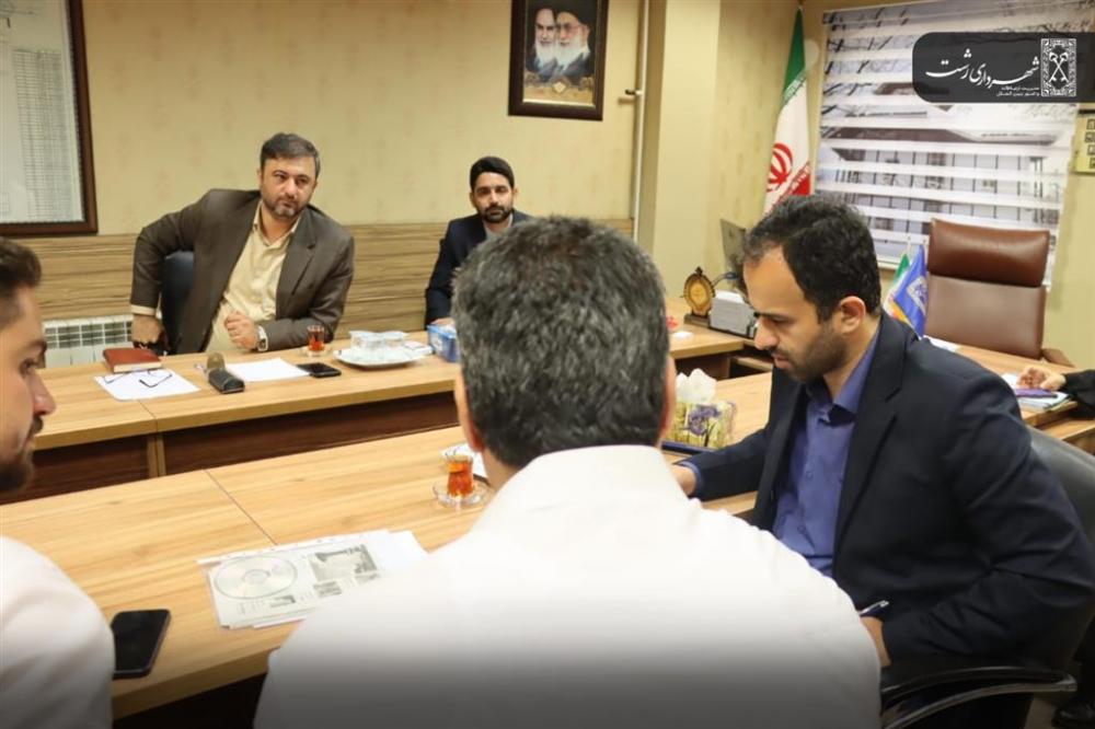 بررسی مشکلات شهروندان در ملاقات مردمی شهردار رشت