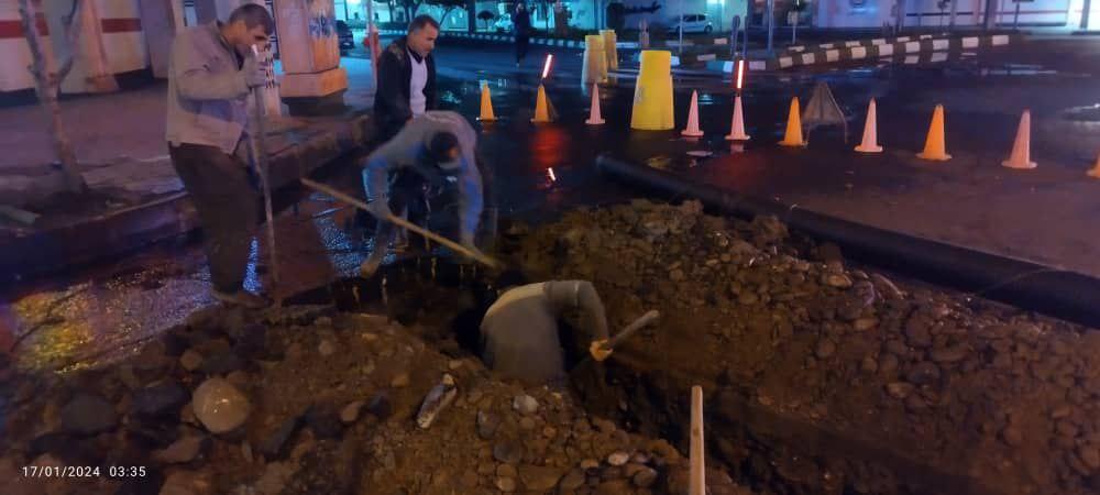 رفع مشکل پس زدگی فاضلاب در میدان معلم شهر رشت