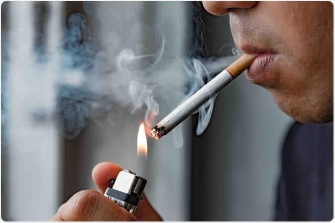 آیا سیگار کشیدن  بر سلامت چشم تأثیر می گذارد؟