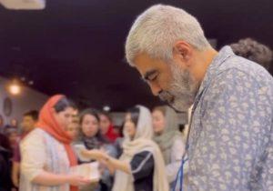 چرا جشن امضای کتاب سروش صحت در رشت شلوغ است!؟