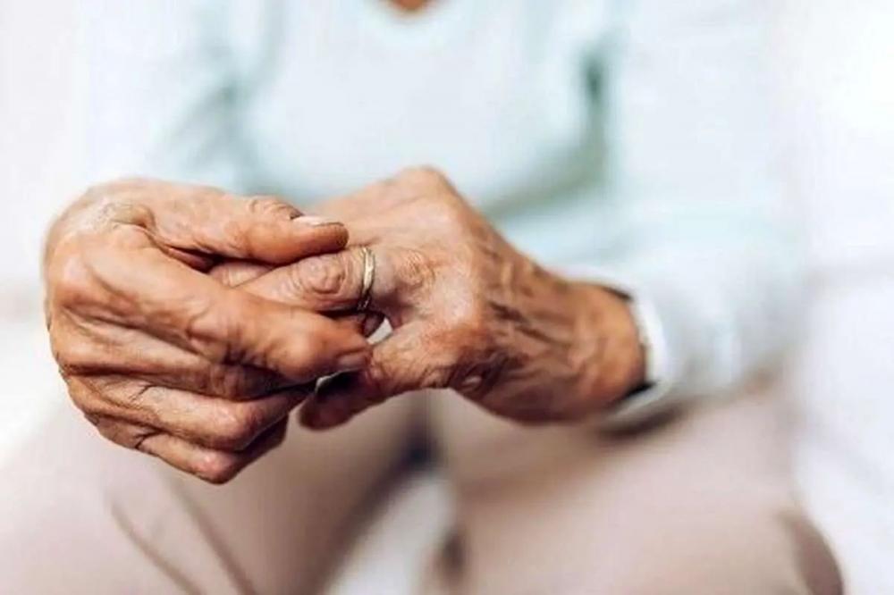 مرکز آمار: طلاق در رده سنی بالای ۶۰ سال در حال افزایش است