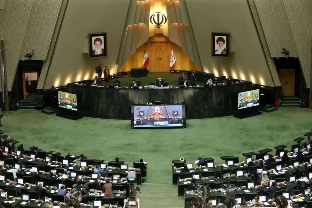 این نمایندگان غایبِ بی لیاقت!