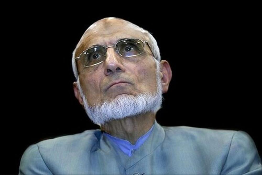 میرسلیم: مردم پیام رسان های بیگانه را کنار بگذارند